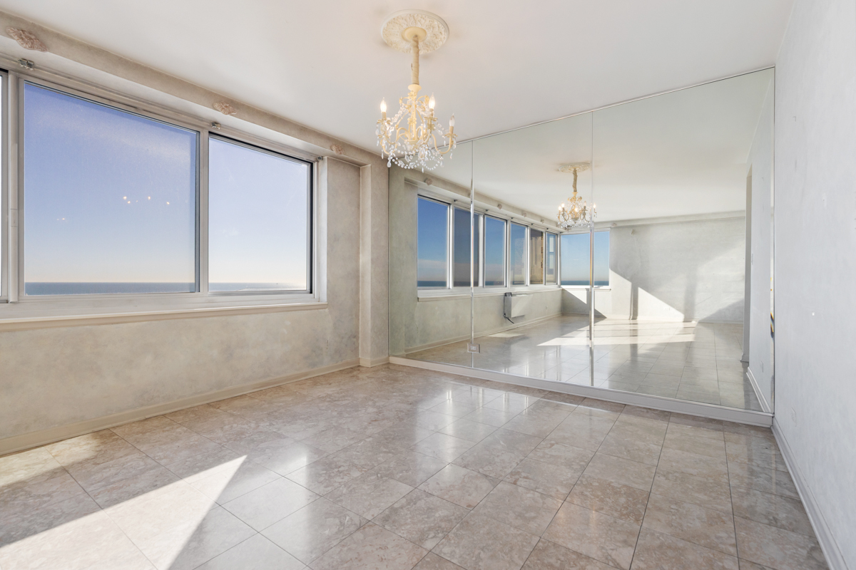 1440 N Lk Shr Dr #21H Chicago, IL 60610