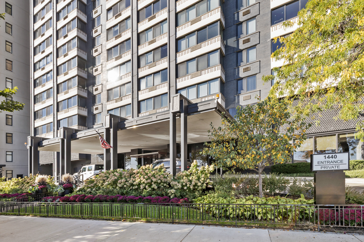 1440 N Lk Shr Dr #21H Chicago, IL 60610