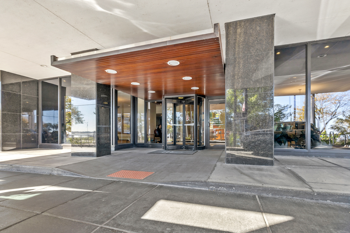 1440 N Lk Shr Dr #21H Chicago, IL 60610