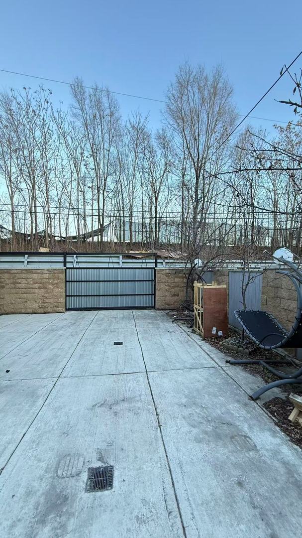 3017 S Canal St Chicago, IL 60616