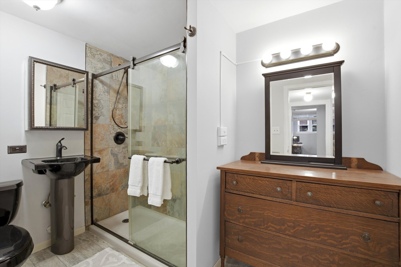 825 Lk St #GN Oak Park, IL 60301