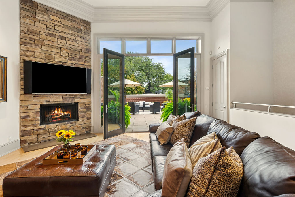 2217 N Clybourn Ave Chicago, IL 60614