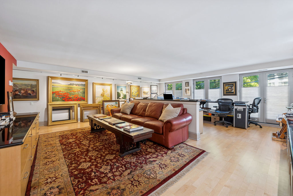 2217 N Clybourn Ave Chicago, IL 60614