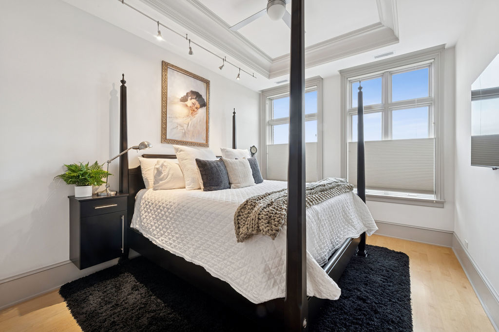 2217 N Clybourn Ave Chicago, IL 60614