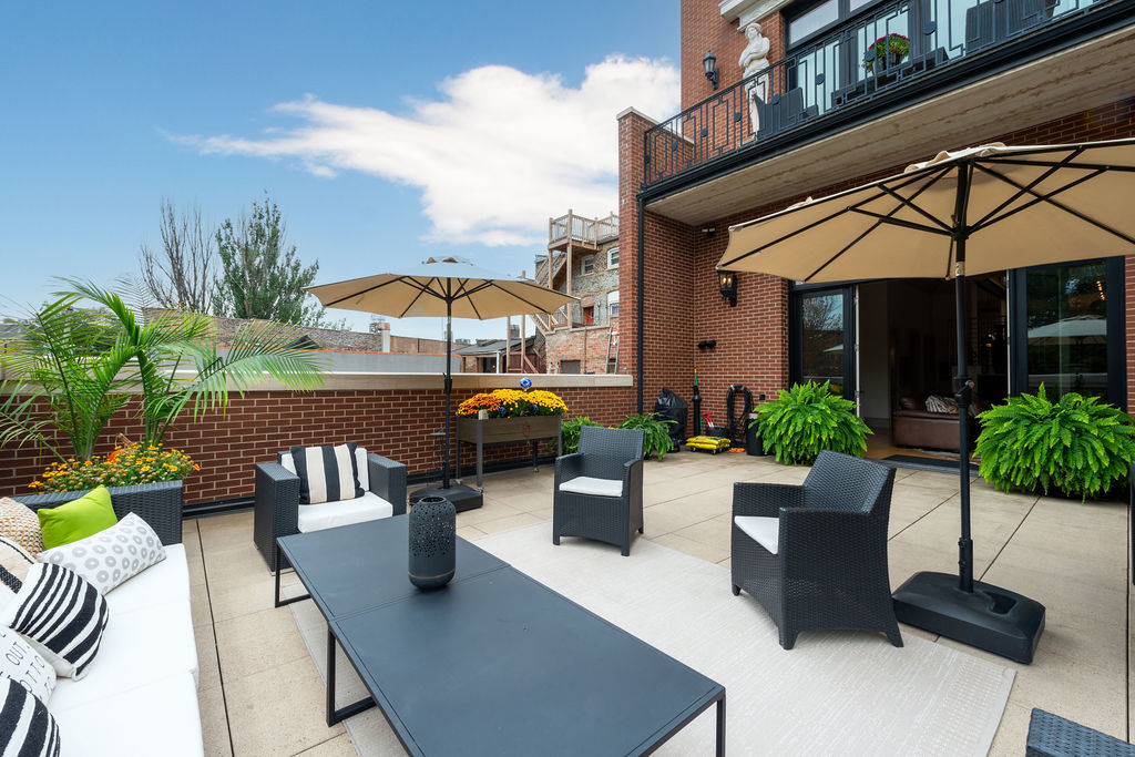 2217 N Clybourn Ave Chicago, IL 60614