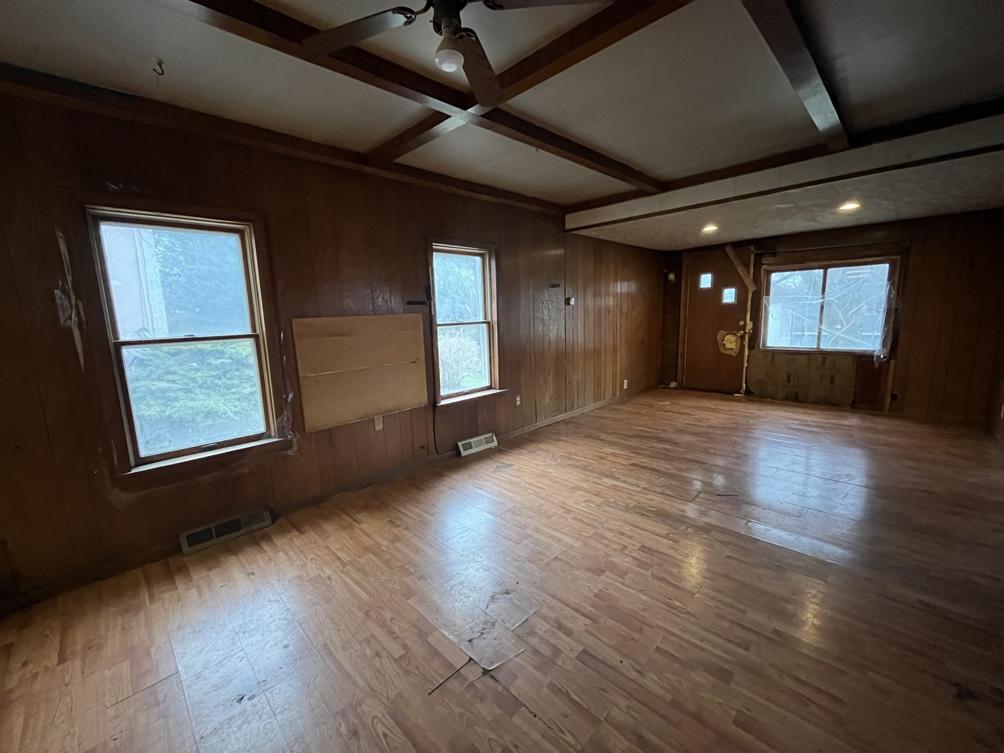 1301 E Jackson St Joliet, IL 60432