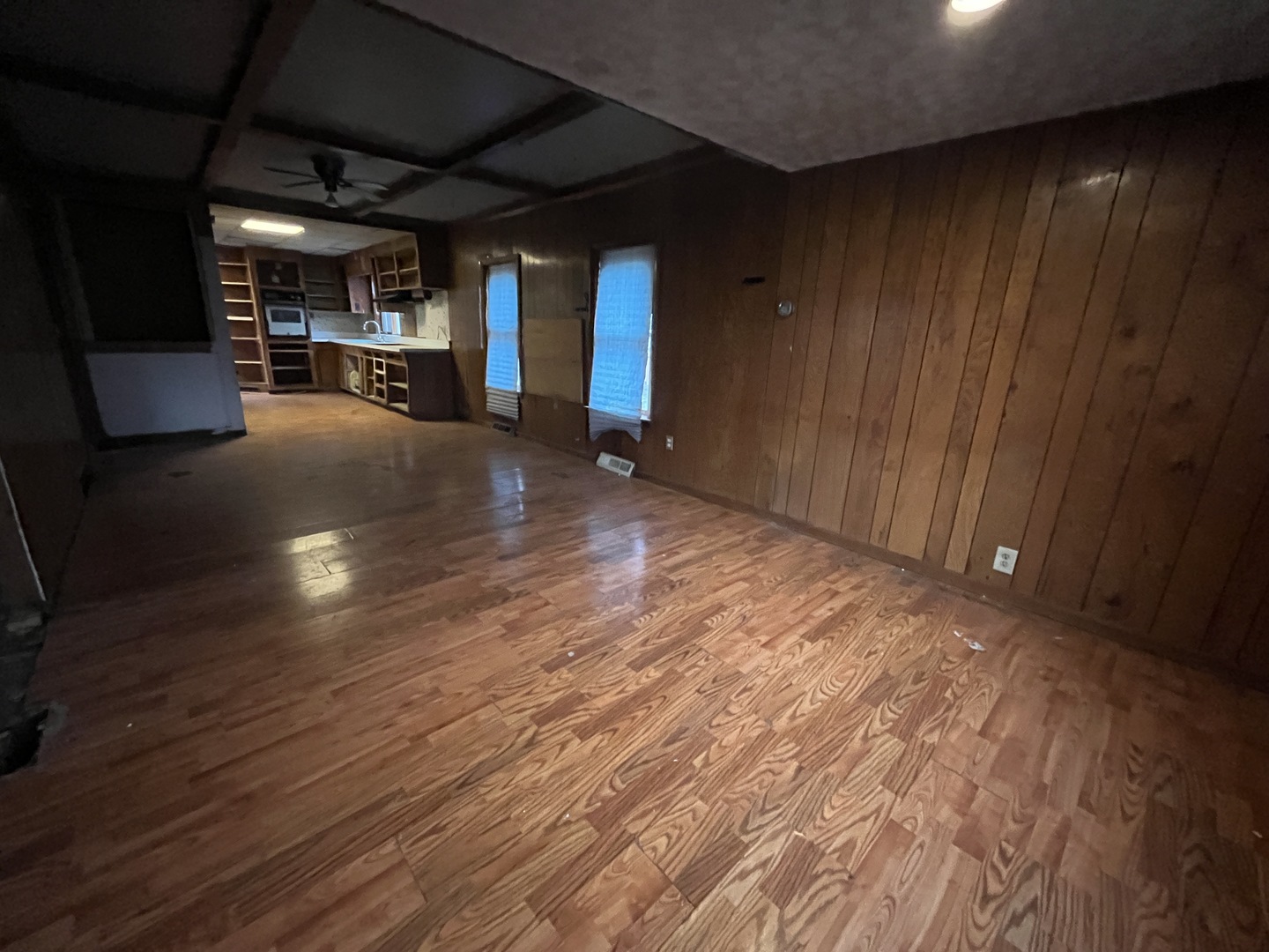 1301 E Jackson St Joliet, IL 60432