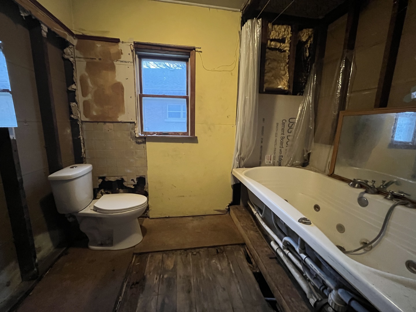 1301 E Jackson St Joliet, IL 60432