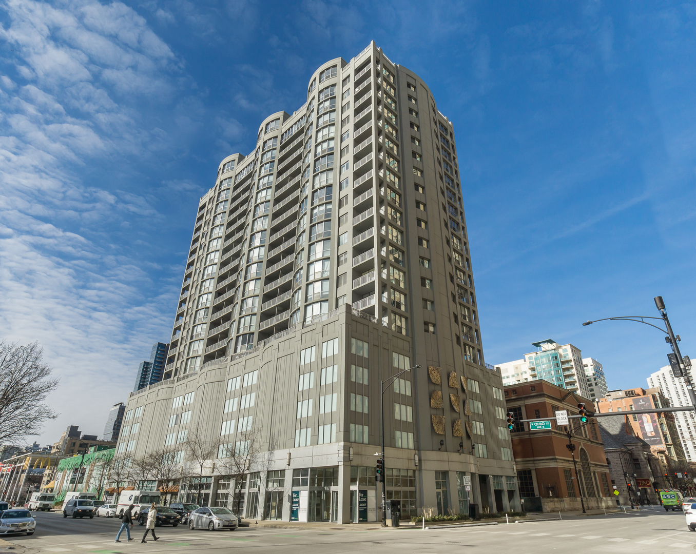 600 N Dearborn St #1112