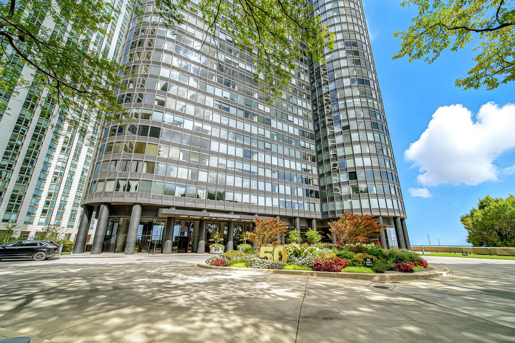 155 N Hbr Dr #1708 Chicago, IL 60601