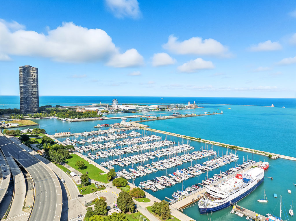 155 N Hbr Dr #1708 Chicago, IL 60601