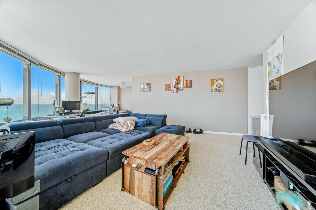 155 N Hbr Dr #1708 Chicago, IL 60601