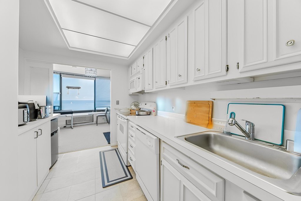 155 N Hbr Dr #1708 Chicago, IL 60601