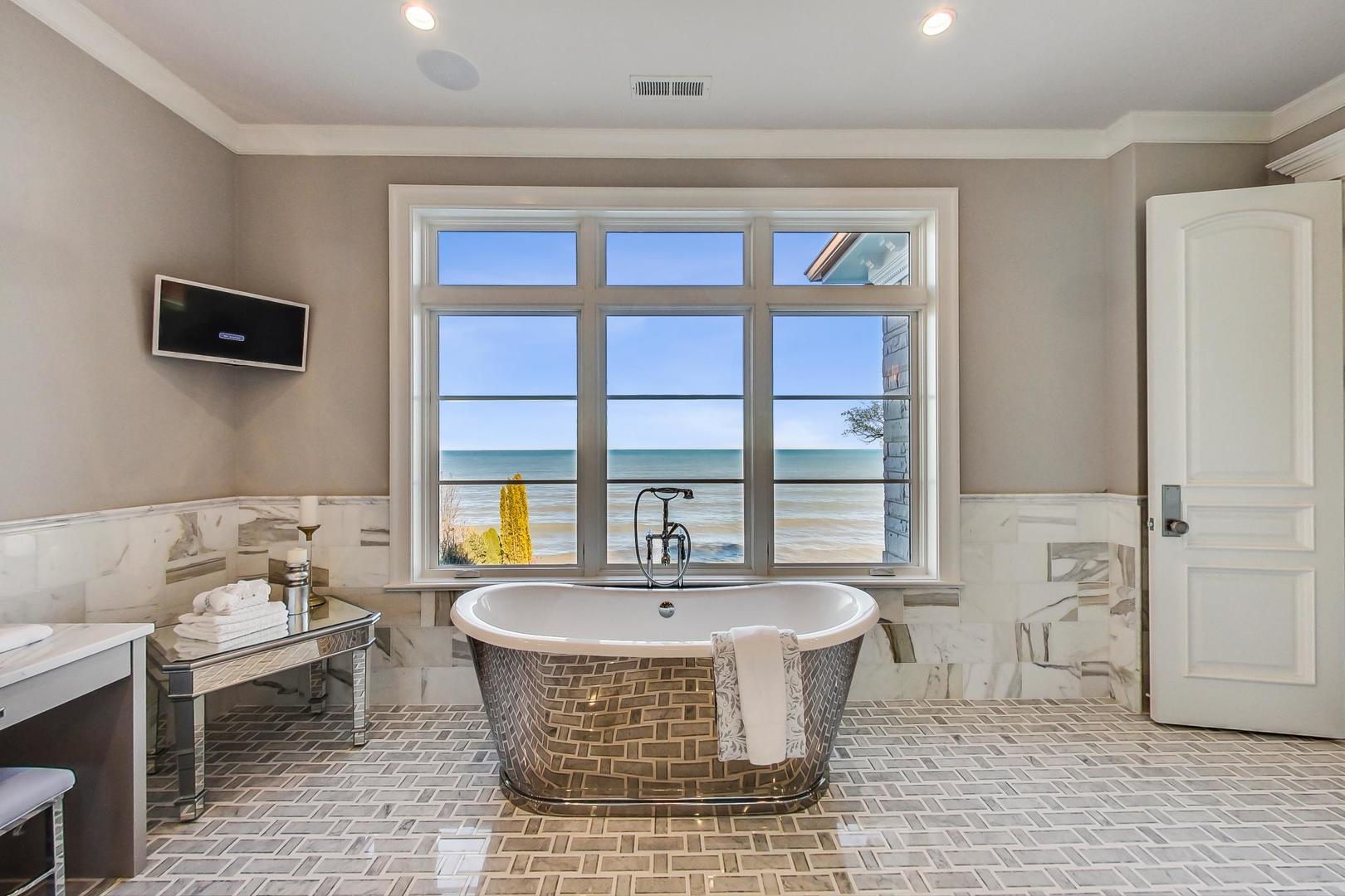 501 Sheridan Rd Kenilworth, IL 60043