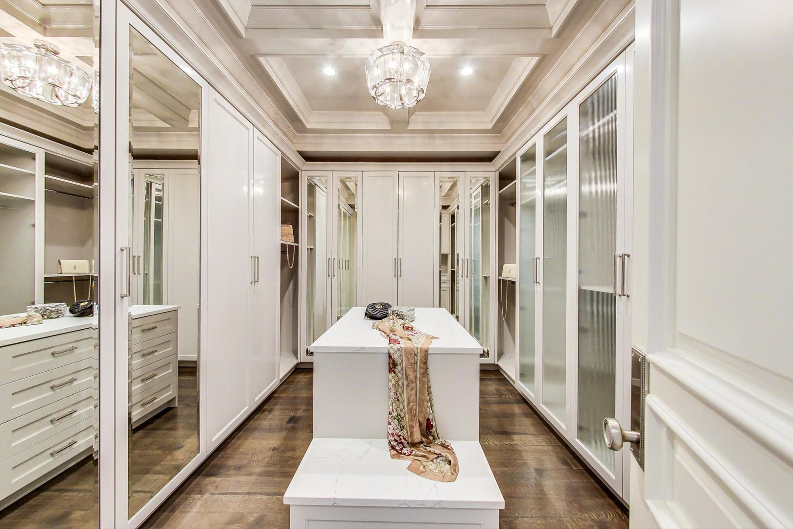 501 Sheridan Rd Kenilworth, IL 60043