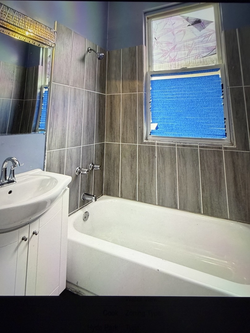 5943 S Indiana Ave #3 Chicago, IL 60637