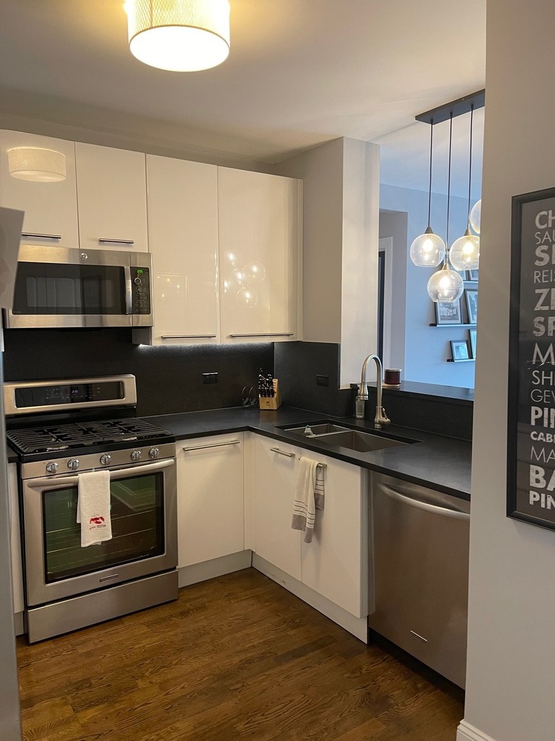 450 E WATERSIDE Dr #2406 Chicago, IL 60601