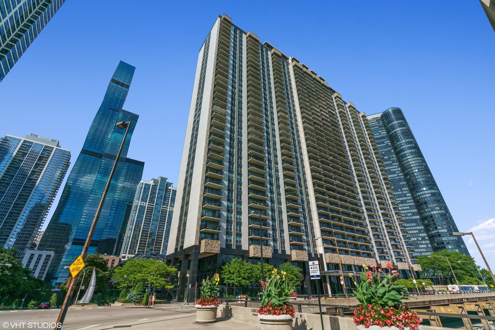 400 E RANDOLPH St #1708