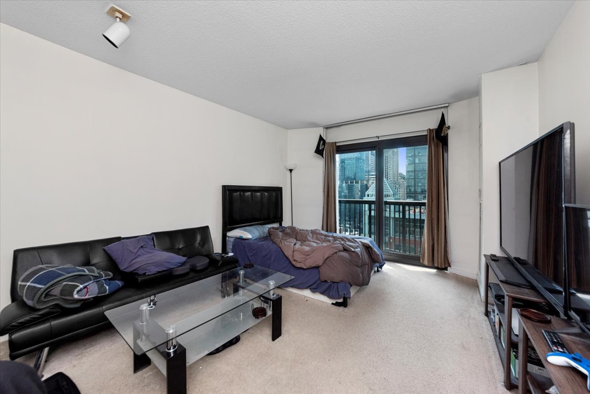 400 N La Salle Dr #2406 Chicago, IL 60610