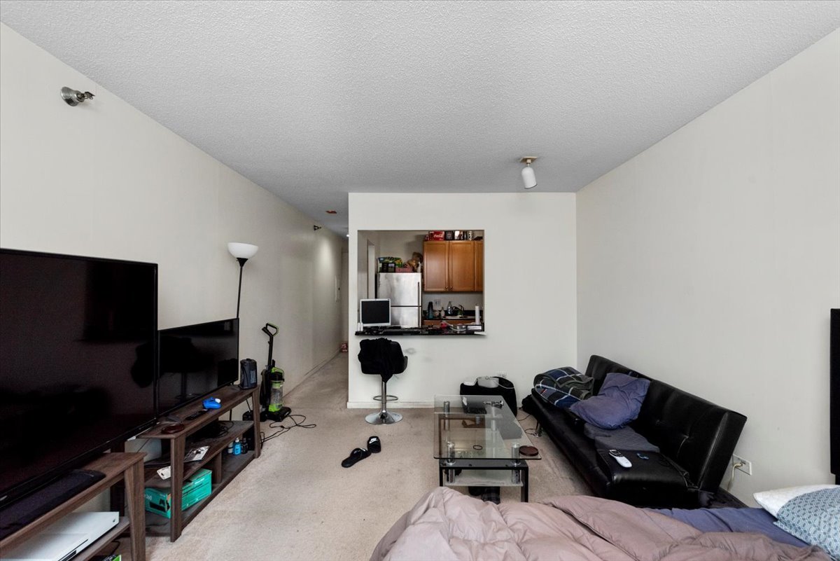 400 N La Salle Dr #2406 Chicago, IL 60610