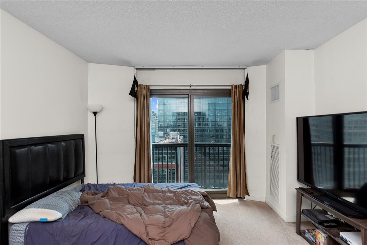 400 N La Salle Dr #2406 Chicago, IL 60610