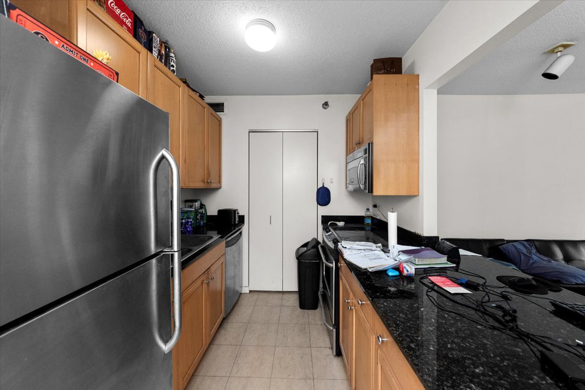 400 N La Salle Dr #2406 Chicago, IL 60610