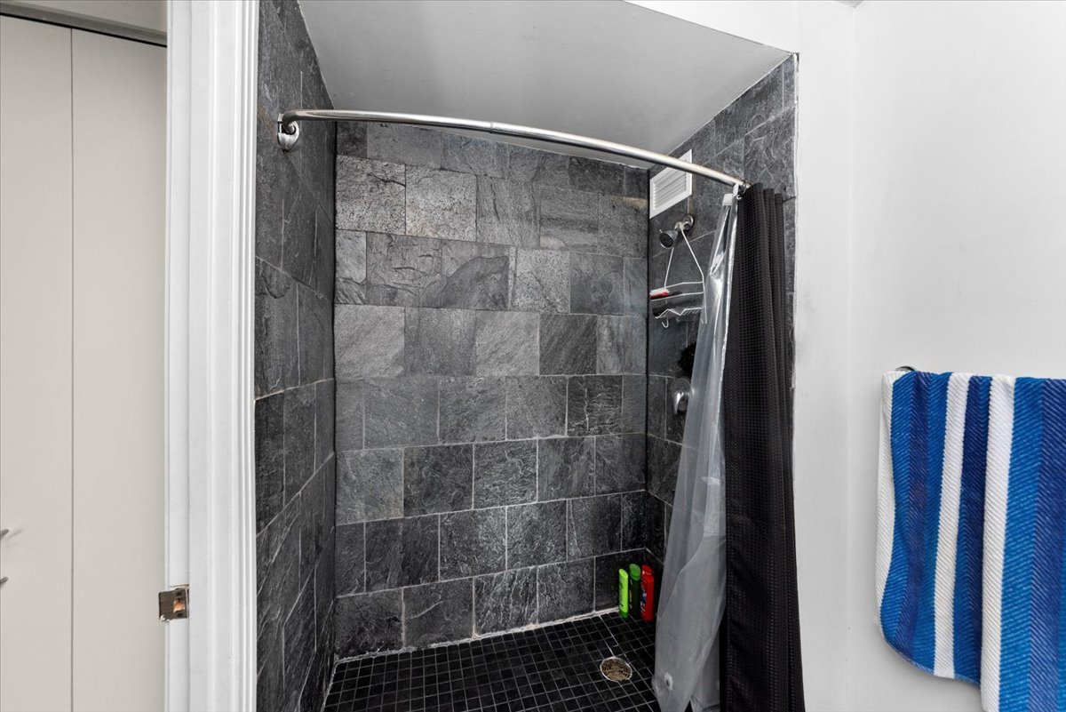 400 N La Salle Dr #2406 Chicago, IL 60610