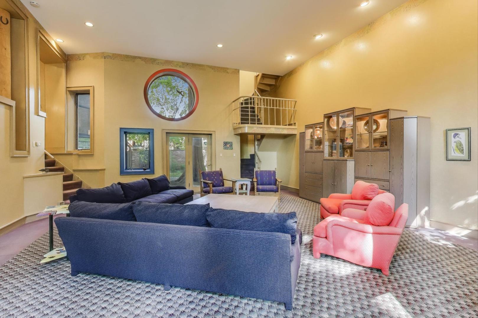 907-909 W Webster Ave Chicago, IL 60614