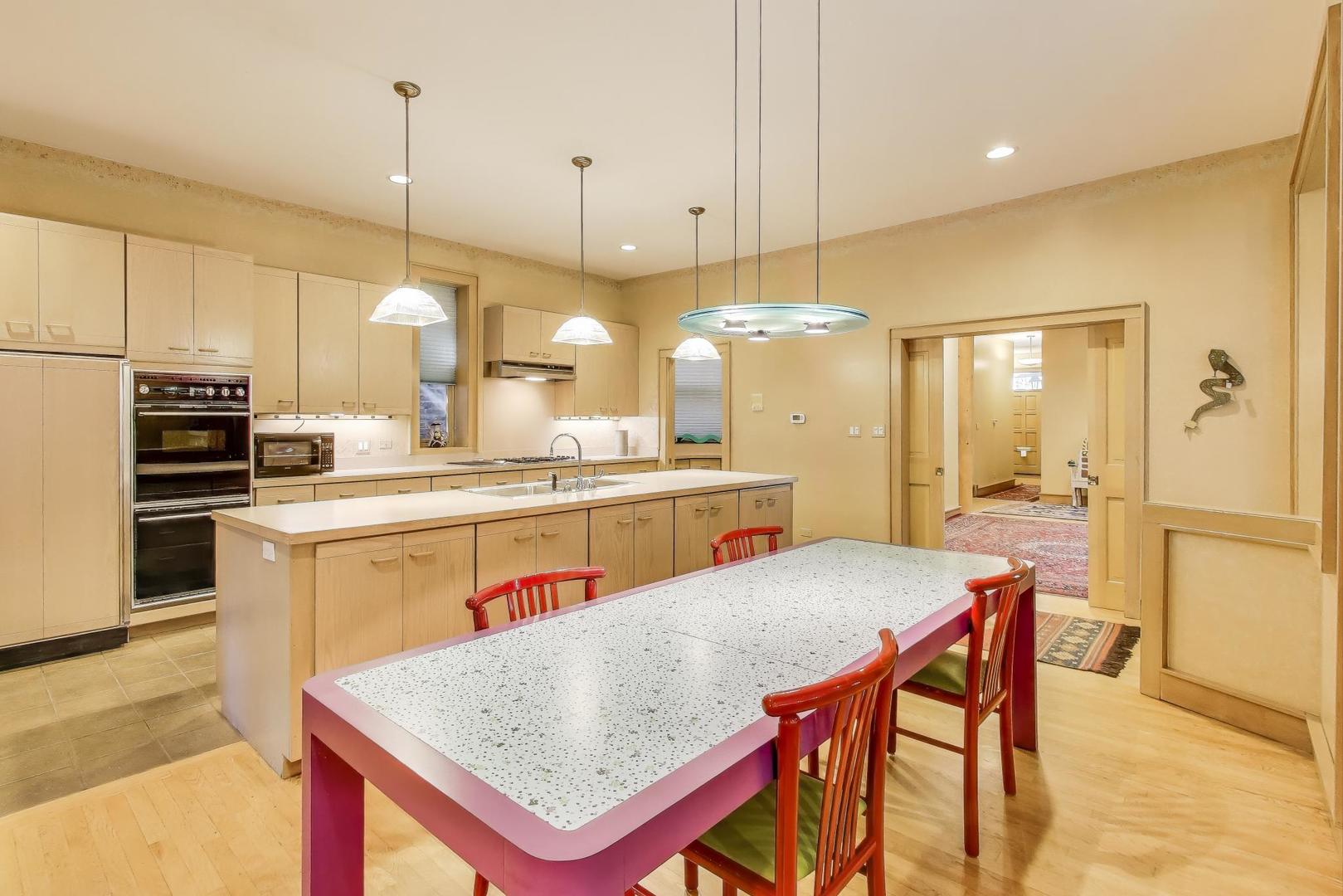 907-909 W Webster Ave Chicago, IL 60614