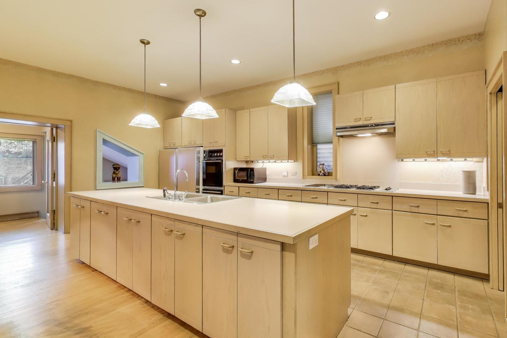 907-909 W Webster Ave Chicago, IL 60614