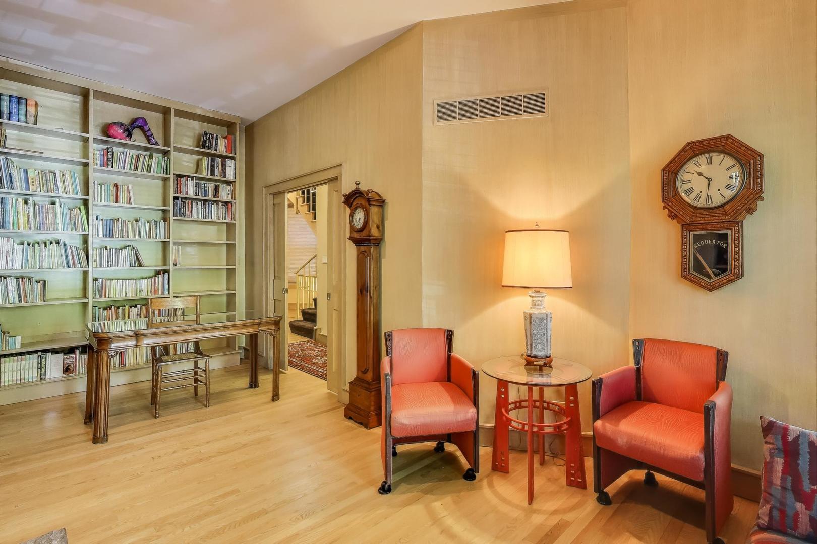 907-909 W Webster Ave Chicago, IL 60614