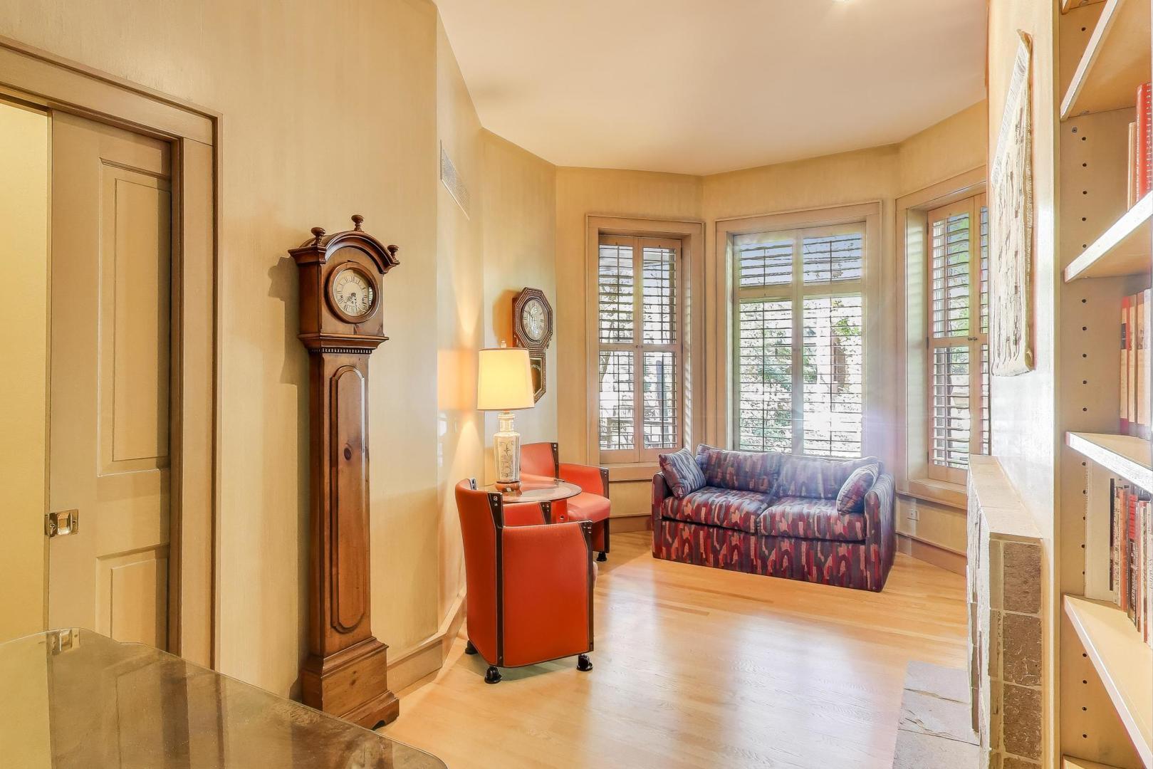 907-909 W Webster Ave Chicago, IL 60614