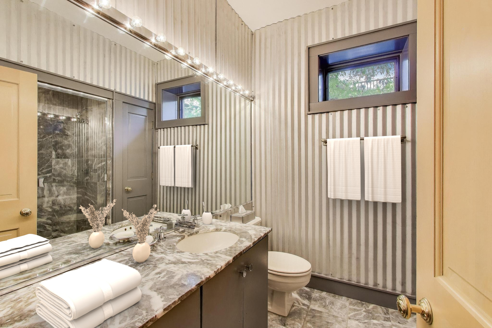 907-909 W Webster Ave Chicago, IL 60614