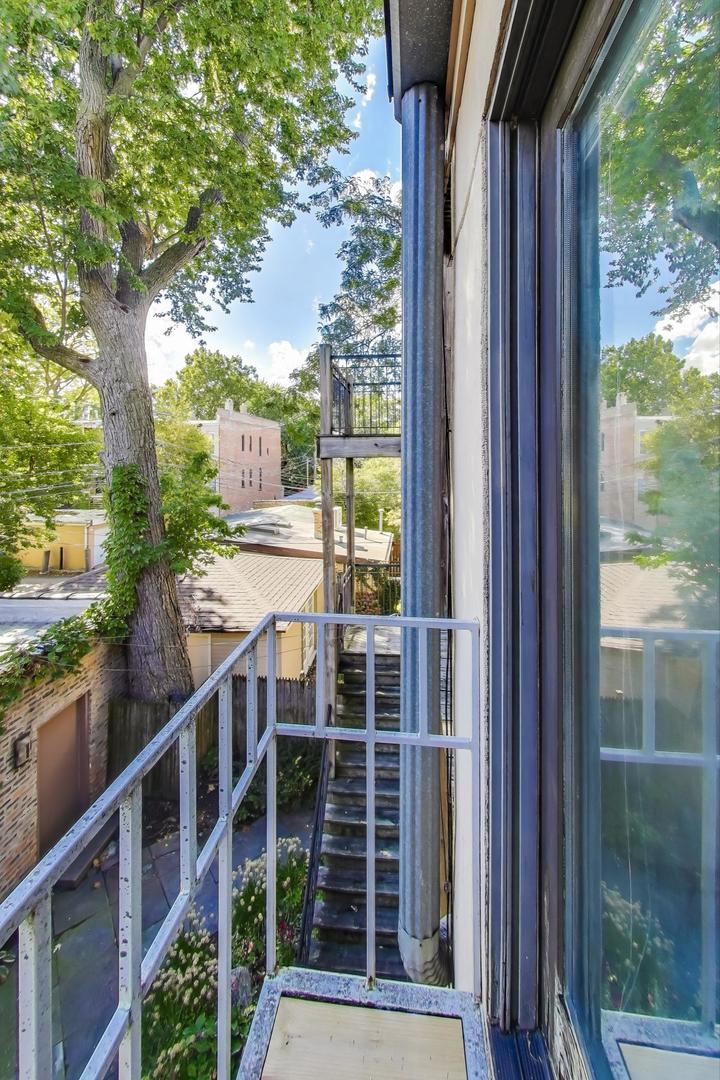 907-909 W Webster Ave Chicago, IL 60614