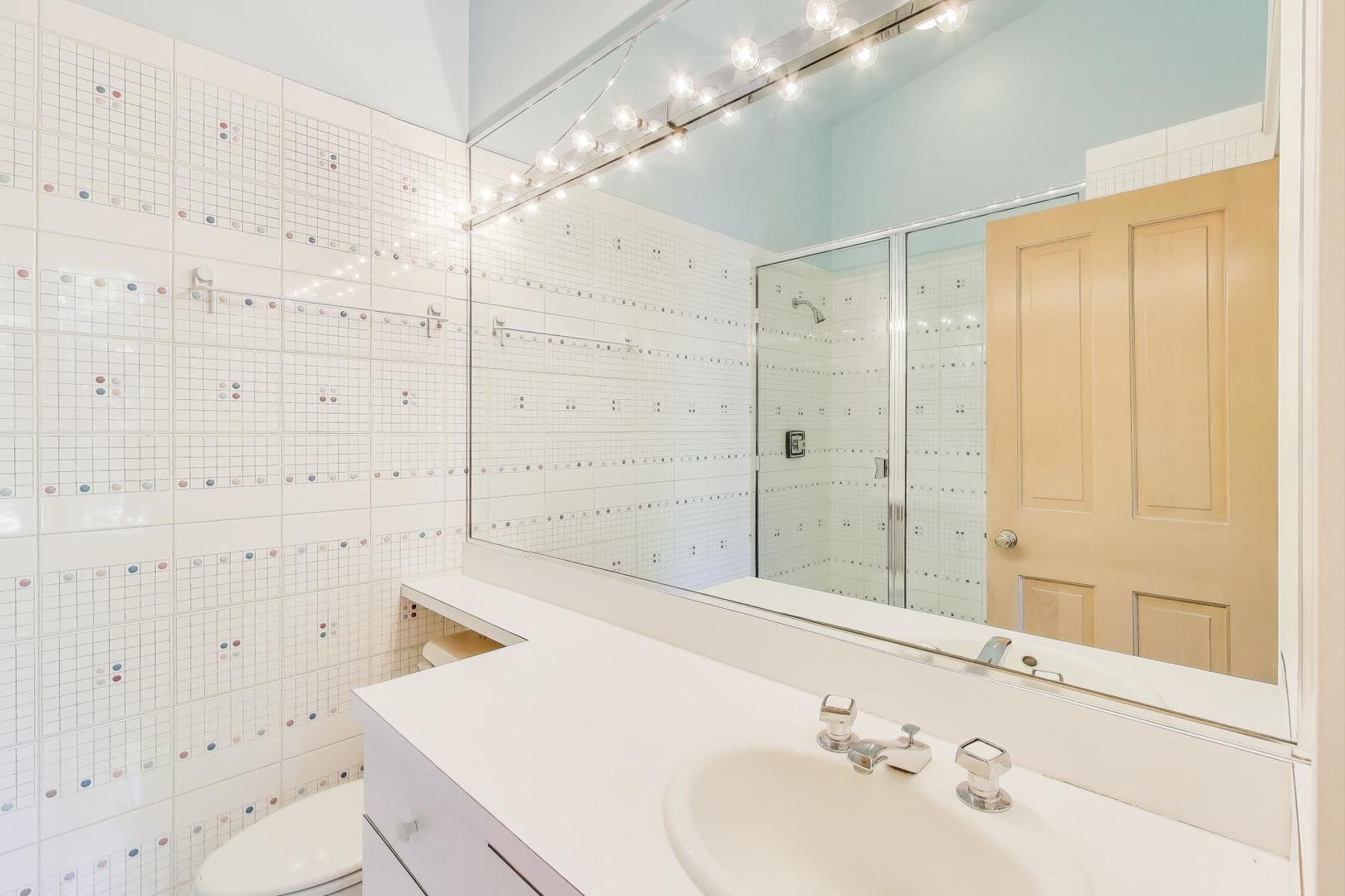 907-909 W Webster Ave Chicago, IL 60614