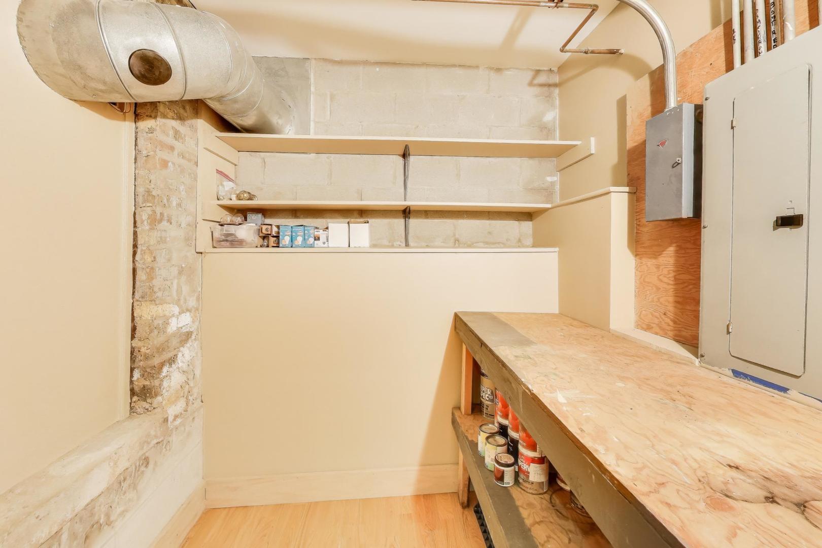 907-909 W Webster Ave Chicago, IL 60614