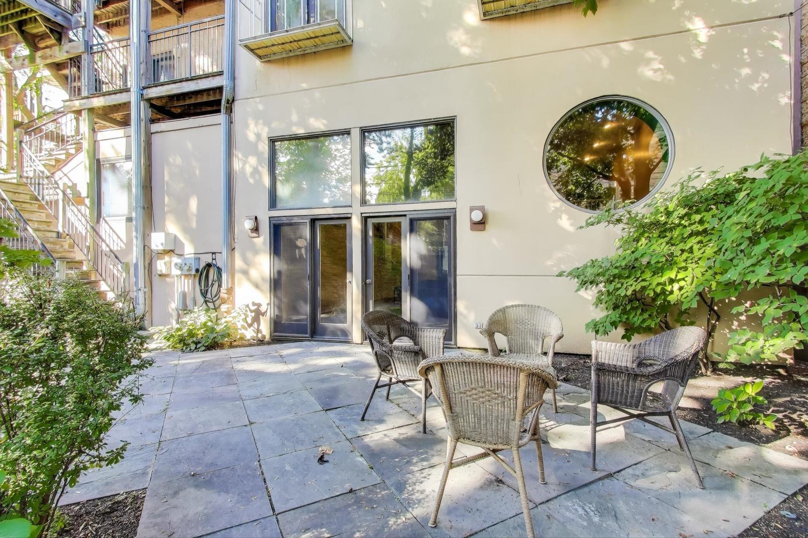 907-909 W Webster Ave Chicago, IL 60614