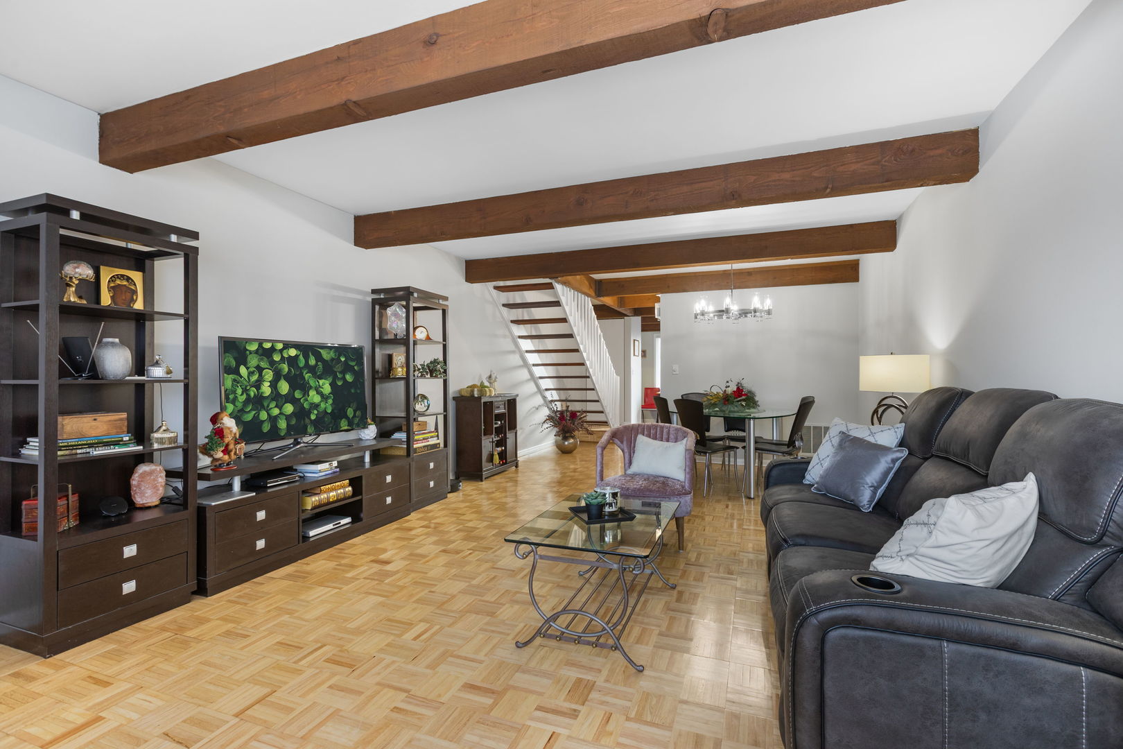 6600 W Wood Riv Dr #201 Niles, IL 60714