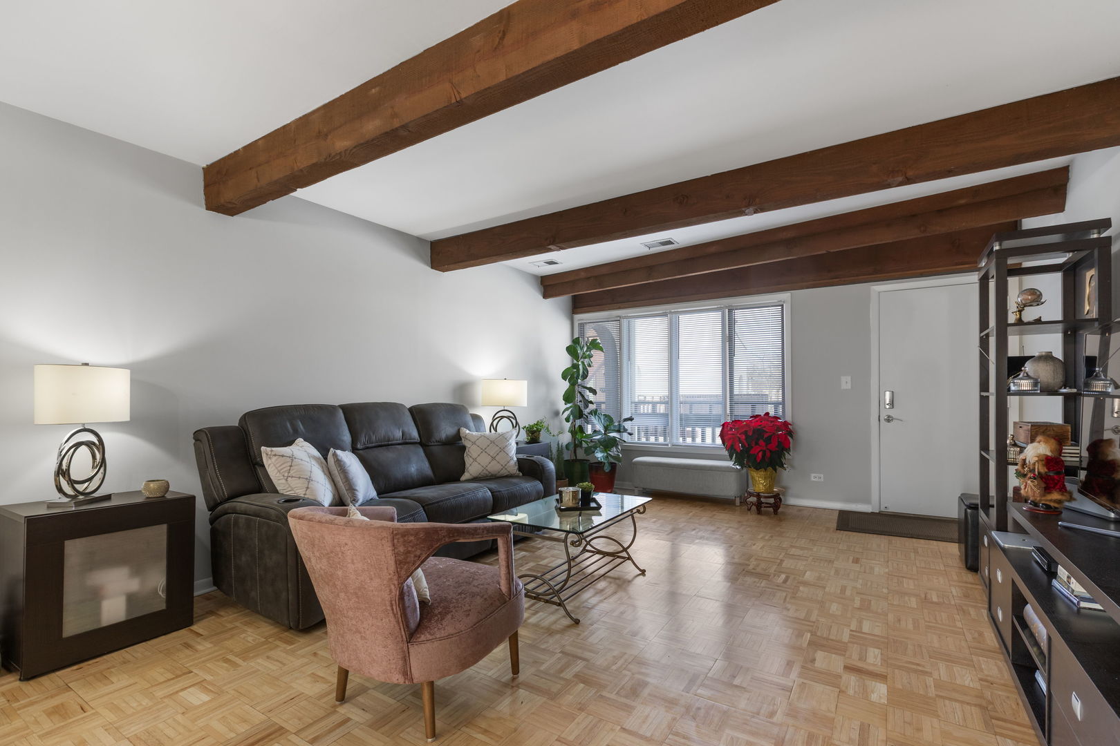 6600 W Wood Riv Dr #201 Niles, IL 60714