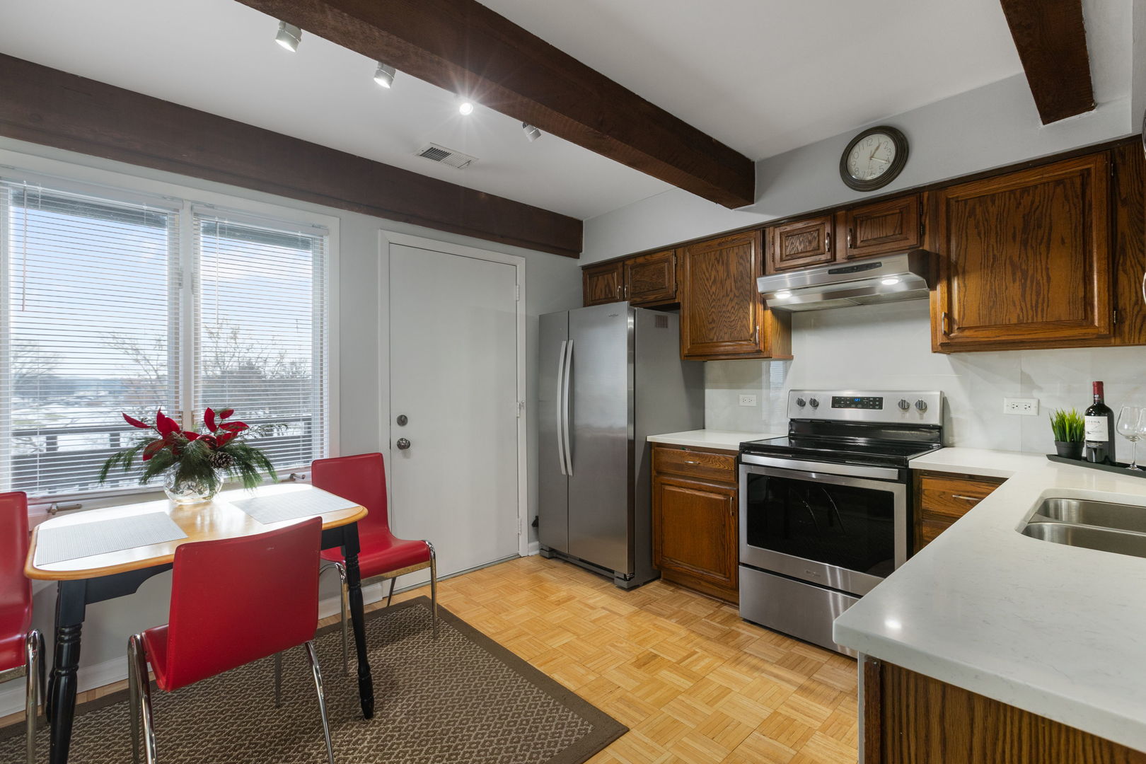 6600 W Wood Riv Dr #201 Niles, IL 60714