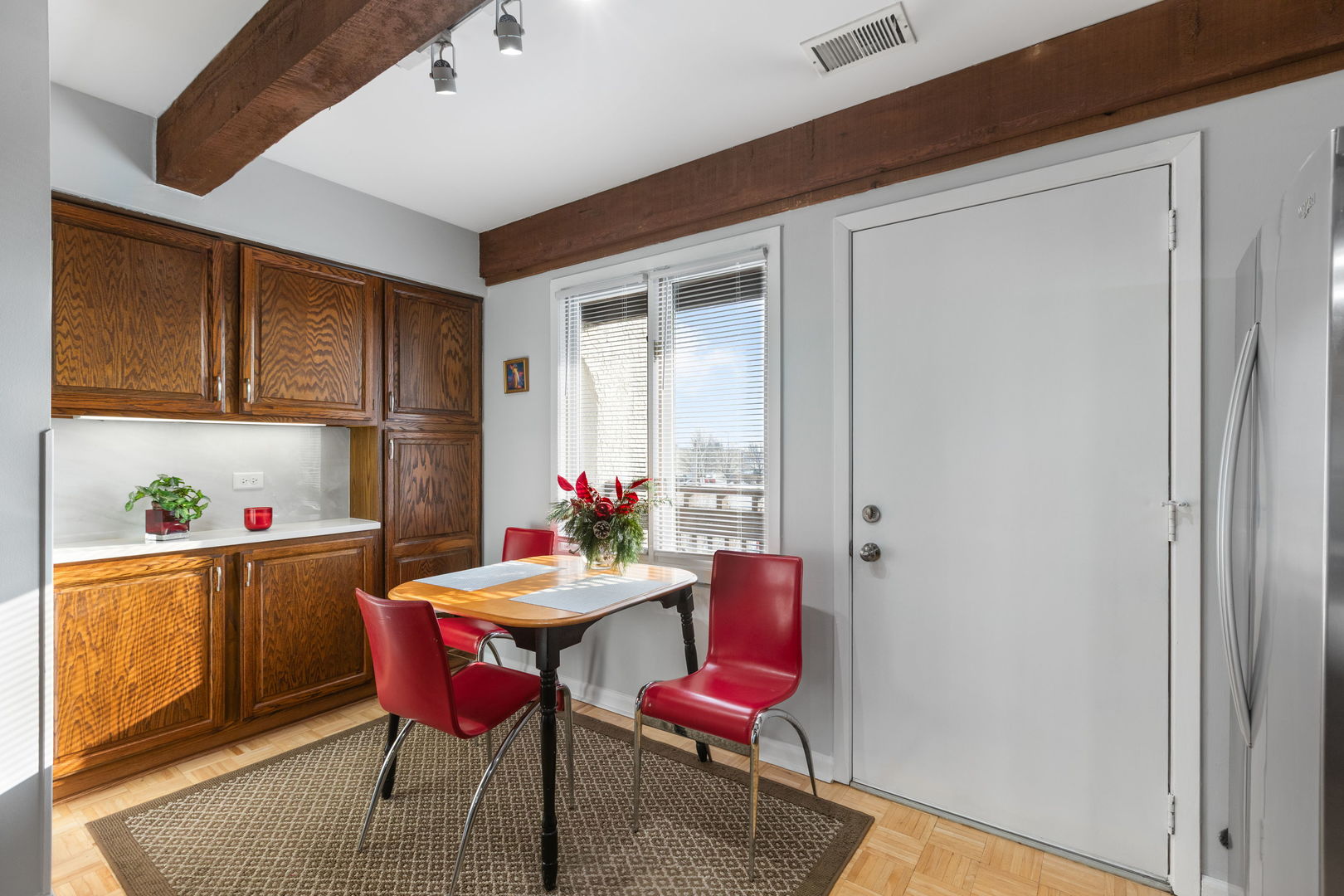 6600 W Wood Riv Dr #201 Niles, IL 60714