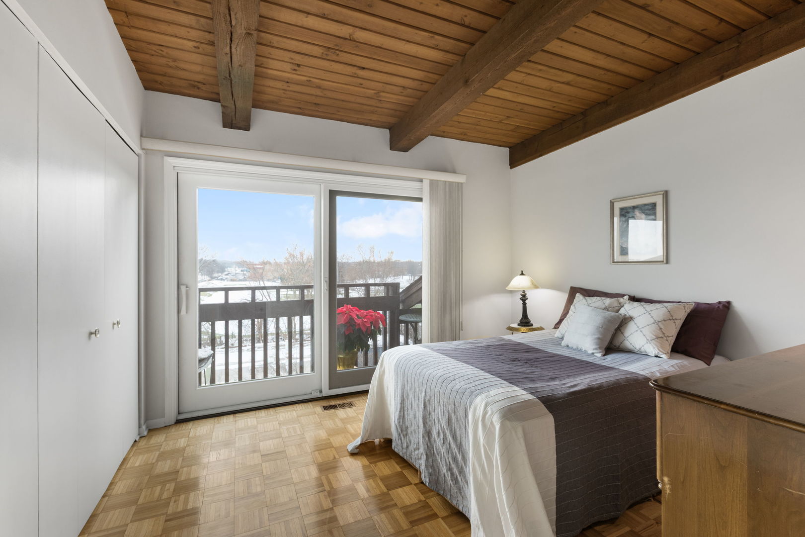 6600 W Wood Riv Dr #201 Niles, IL 60714