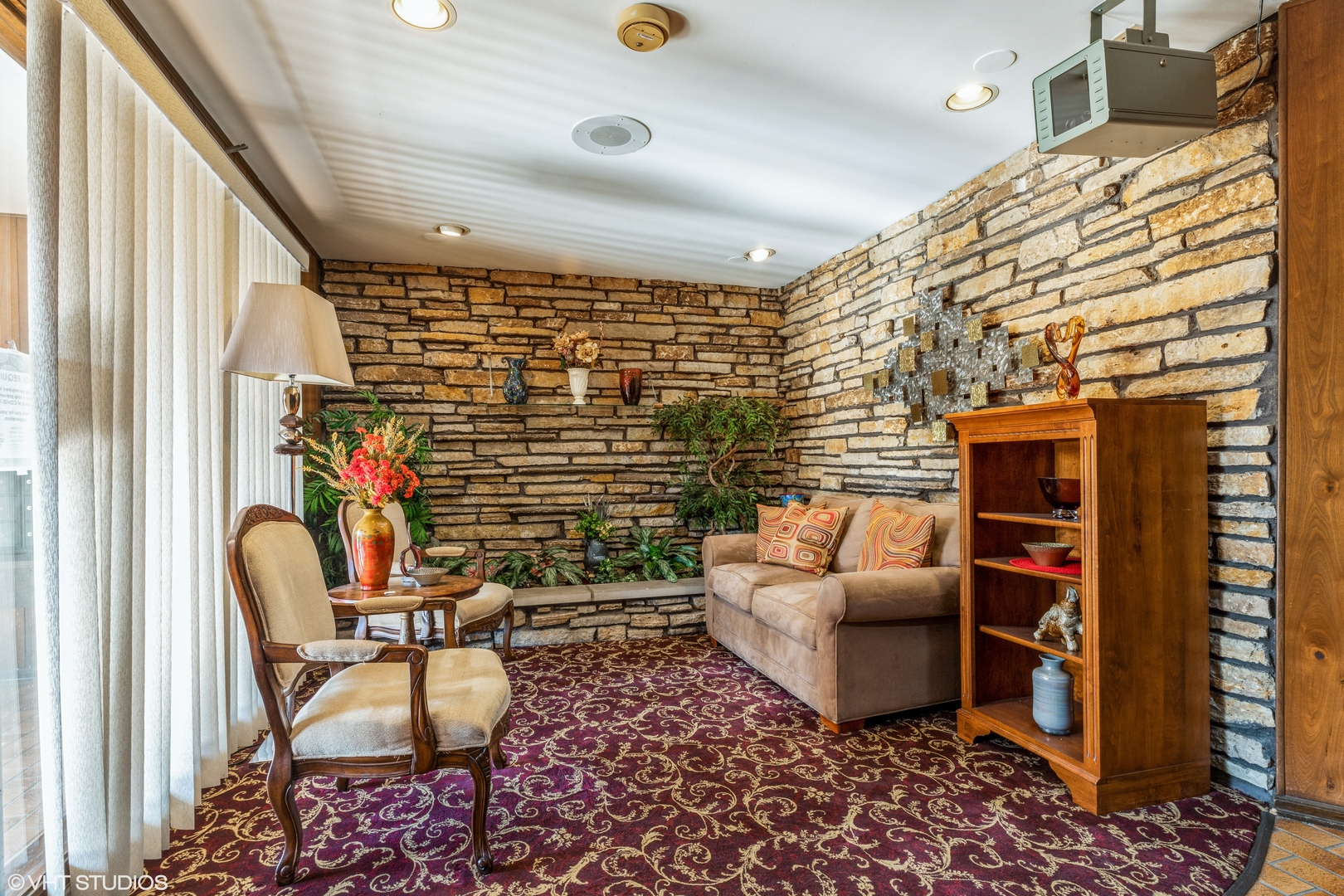 8100 W Foster Ln #510 Niles, IL 60714