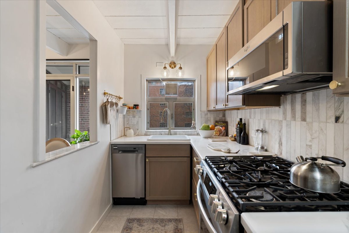 1860 Sherman Ave #5NW Evanston, IL 60201