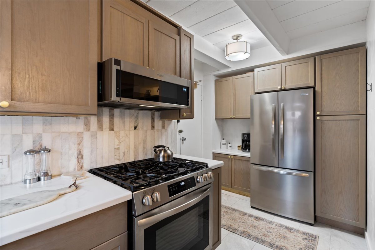 1860 Sherman Ave #5NW Evanston, IL 60201