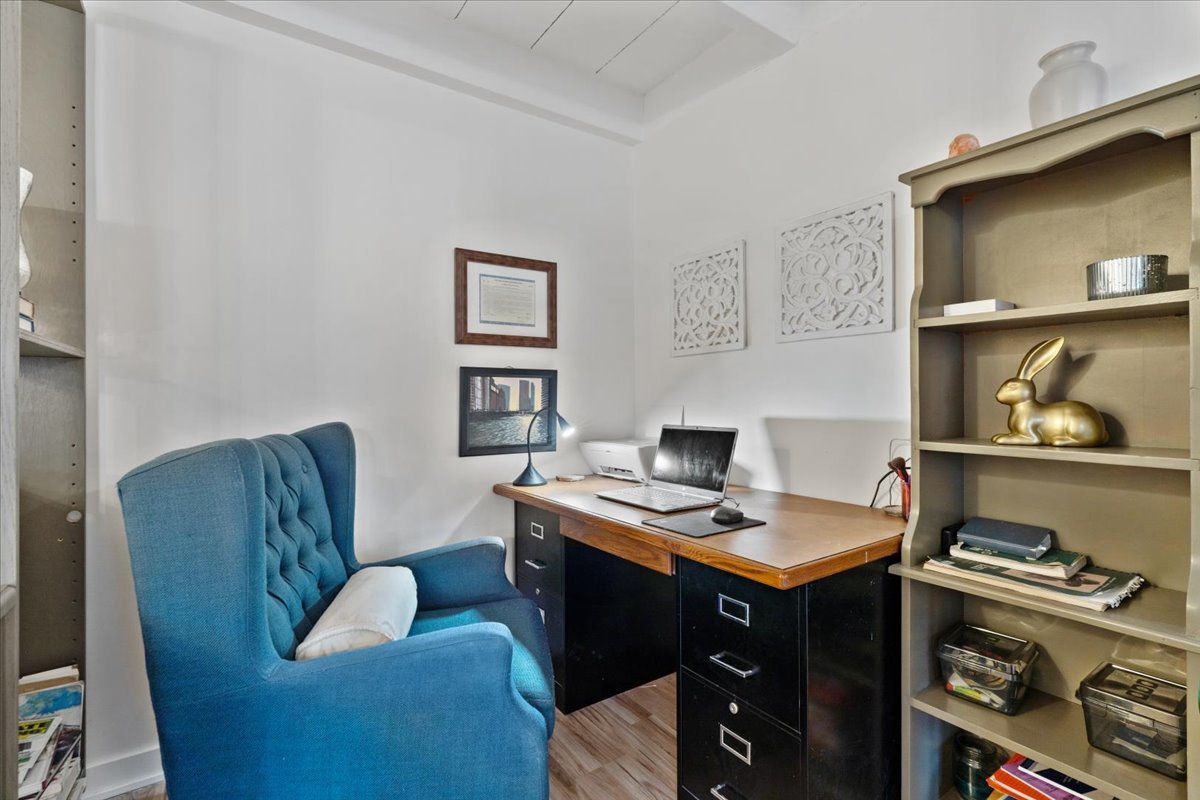 1860 Sherman Ave #5NW Evanston, IL 60201