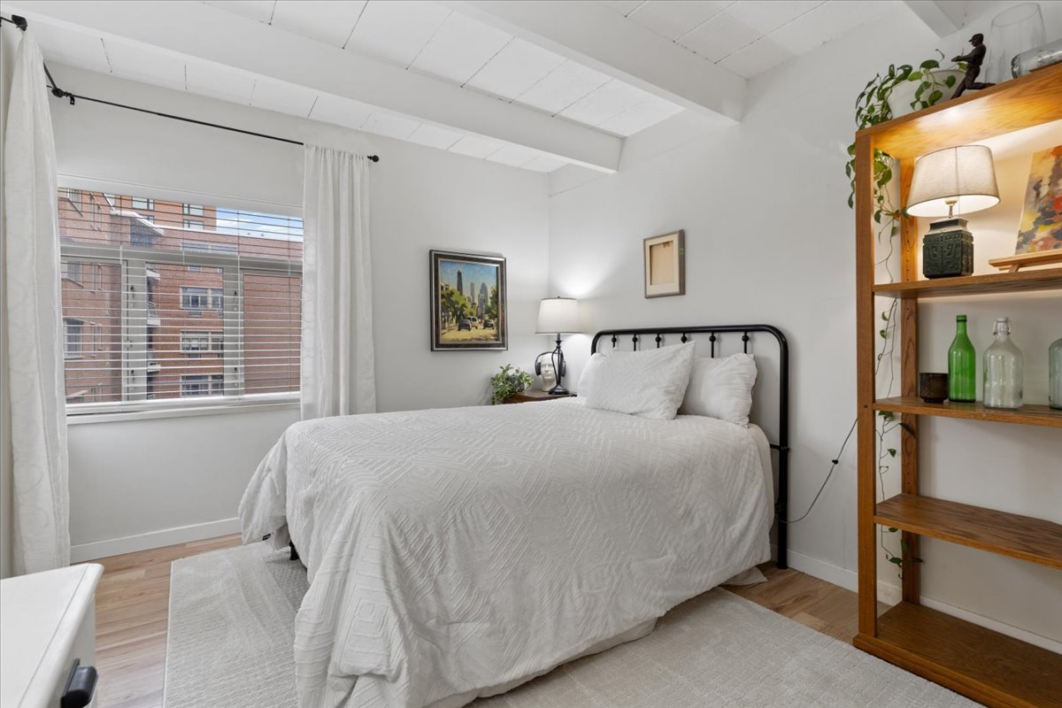 1860 Sherman Ave #5NW Evanston, IL 60201