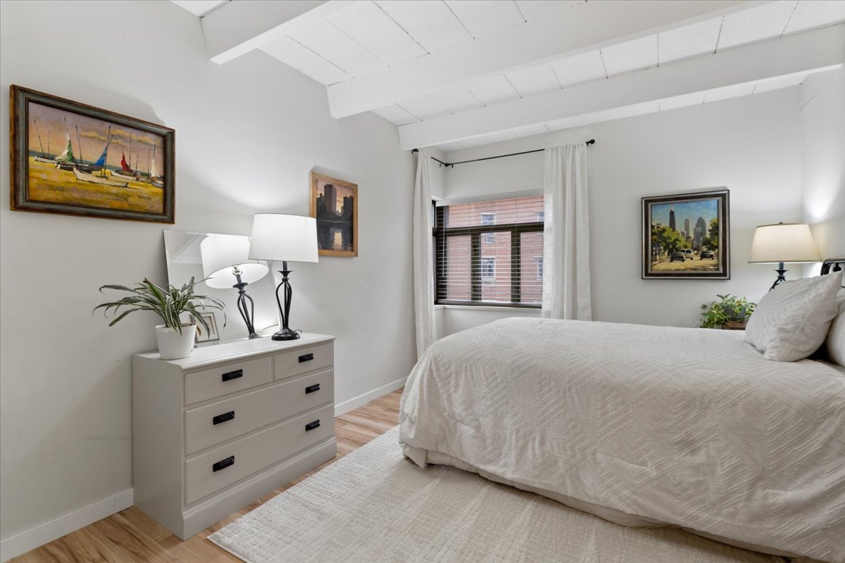 1860 Sherman Ave #5NW Evanston, IL 60201