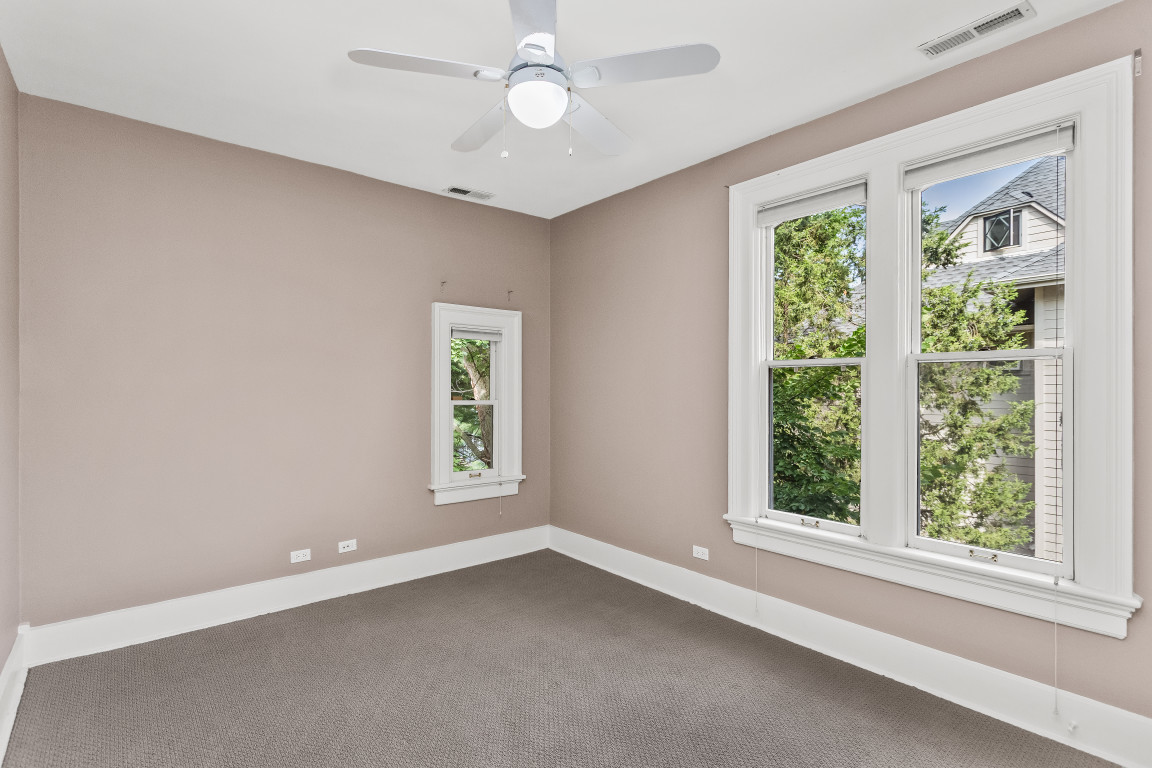 2236 Rdg Ave Evanston, IL 60201