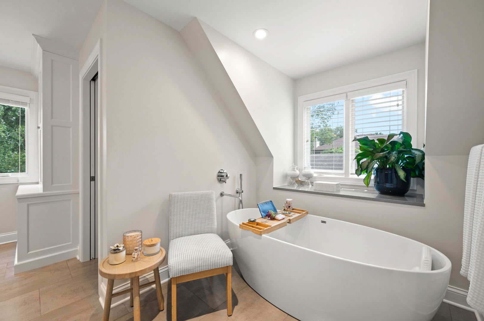 361 Rdg Rd Highland Park, IL 60035